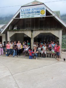 Group outside of the Kalinga clinic